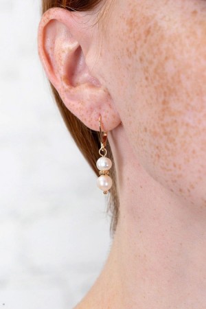 Gold Brandy Melville Pearl Drop Earrings | USA 26190-BHQP